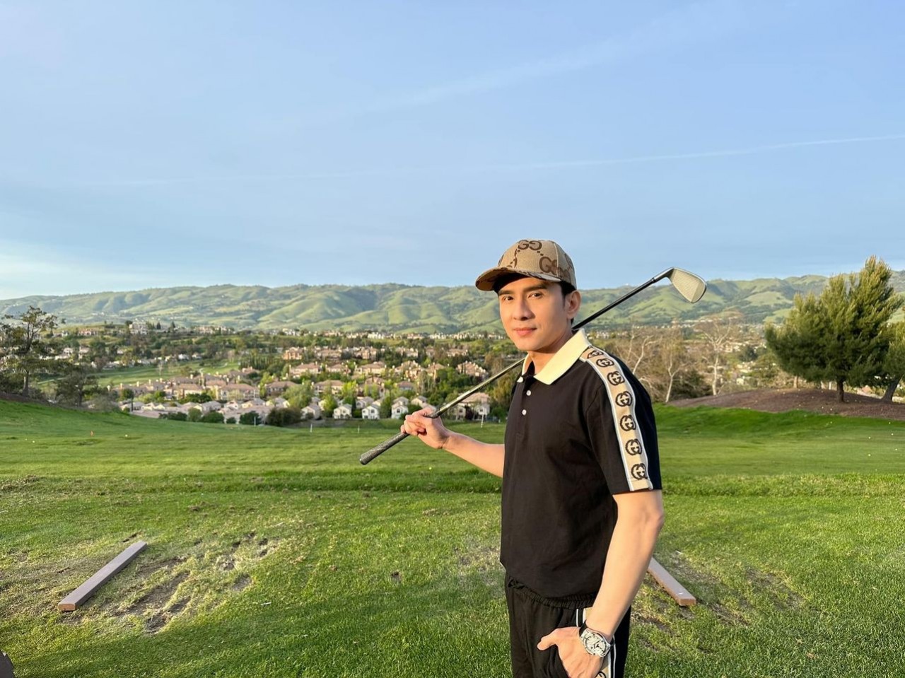 Sao Việt: Hòa Minzy đăng ảnh cổ vũ SEA Games, mạng xã hội phát sốt vì ảnh cũ của Diễm Hương và Việt Trinh Sao Việt: Hòa Minzy đăng ảnh cổ vũ SEA Games, mạng xã hội phát sốt vì ảnh cũ của Diễm Hương và Việt Trinh