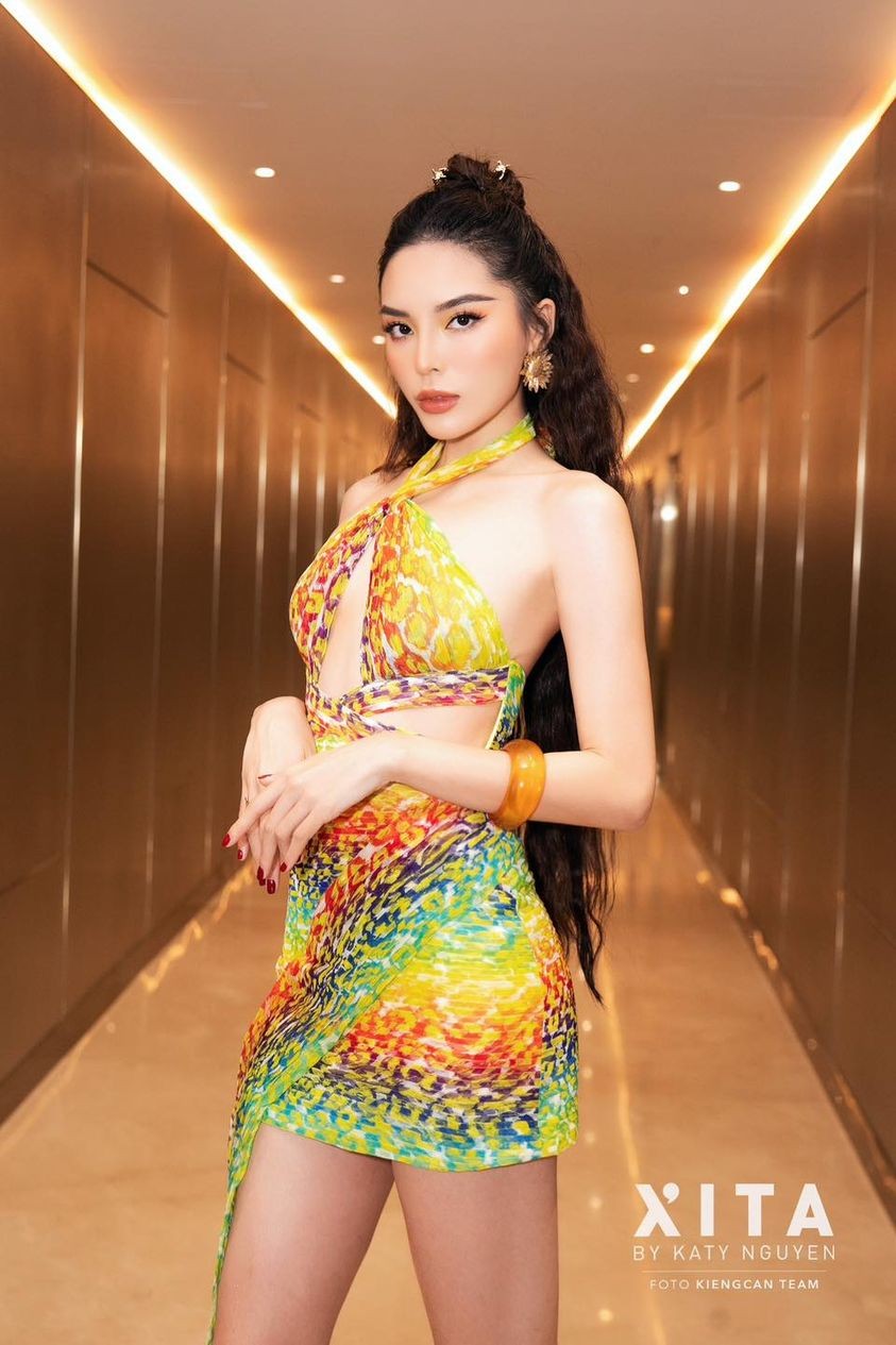 Sao Việt: Hòa Minzy đăng ảnh cổ vũ SEA Games, mạng xã hội phát sốt vì ảnh cũ của Diễm Hương và Việt Trinh Sao Việt: Hòa Minzy đăng ảnh cổ vũ SEA Games, mạng xã hội phát sốt vì ảnh cũ của Diễm Hương và Việt Trinh