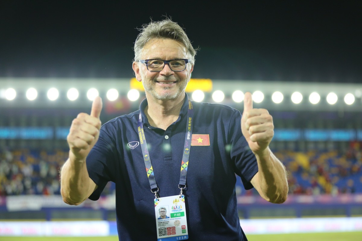 Dù vậy, HLV Troussier vẫn hài lòng về kết quả 1-1.