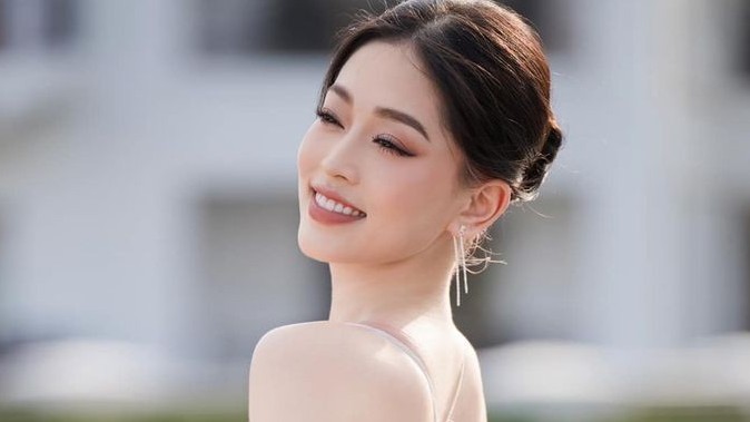 Á hậu Phương Nga đẹp tựa nàng thơ