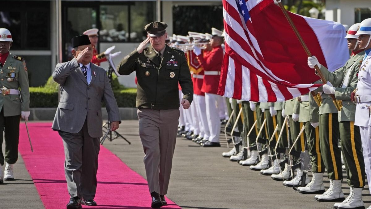 Tướng Mỹ đến Indonesia tìm cách tăng cường quan hệ an ninh, Jakarta tỏ rõ lập trường