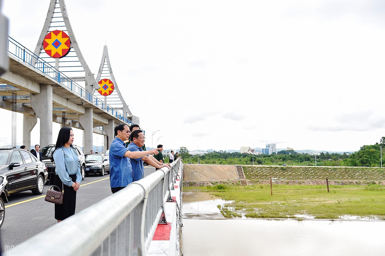 Đoàn công tác của Chính phủ làm việc với Kon Tum về tình hình sản xuất kinh doanh, đầu tư công, xây dựng hạ tầng