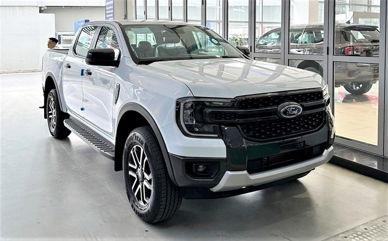 Ford Ranger Sport 2.0L 4x4 AT Ford Ranger Sport 2.0L 4x4 AT