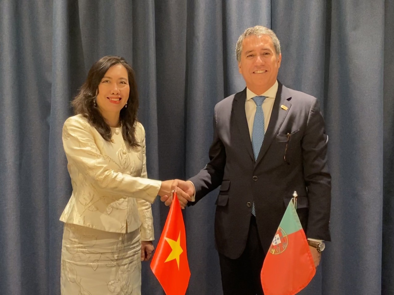 Thứ trưởng Lê Thị Thu Hằng gặp Trưởng đoàn các nước dự Diễn đàn Bộ trưởng giữa EU và Khu vực Ấn Độ Dương – Thái Bình Dương Thứ trưởng Lê Thị Thu Hằng tiếp xúc song phương tại Diễn đàn Bộ trưởng giữa EU và Khu vực Ấn Độ Dương – Thái Bình Dương