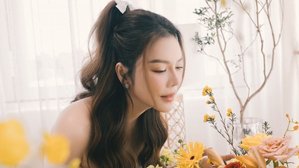 'Nữ hoàng thảm đỏ' Lý Nhã Kỳ yêu kiều, đẹp không tì vết trong bộ ảnh mới