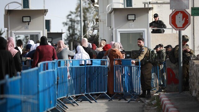 Đạt lệnh ngừng bắn mong manh sau giao tranh đẫm máu, Israel mở lại 2 cửa khẩu với Dải Gaza