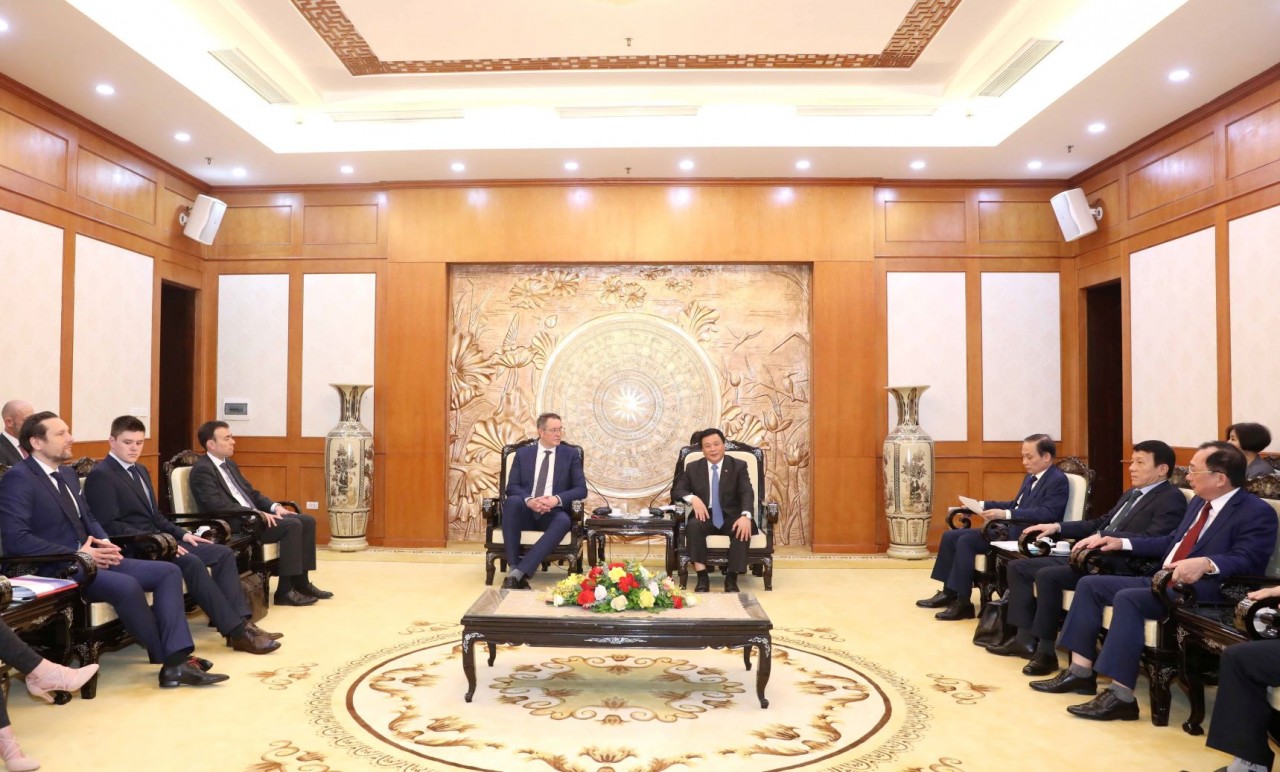 Chủ tịch Hội đồng Lý luận Trung ương Nguyễn Xuân Thắng tiếp Đoàn đại biểu Đảng Dân chủ Xã hội Đức (SPD). (Nguồn: TTXVN)