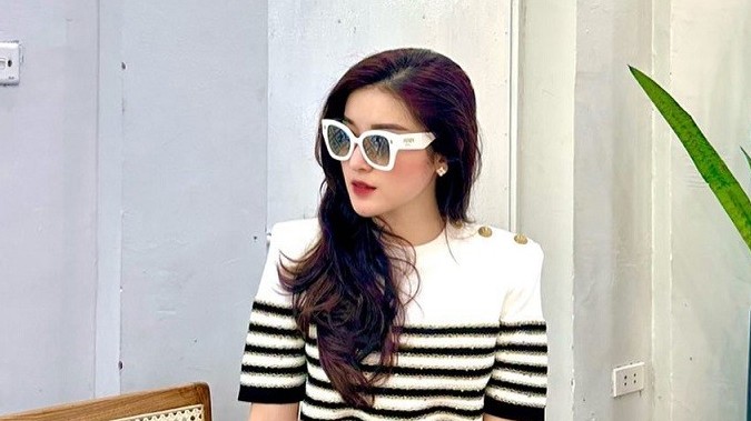 Á hậu Huyền My thanh lịch cùng thời trang hàng hiệu khi dạo phố và đi du lịch