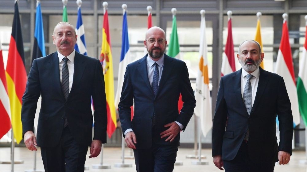 Hòa đàm Armenia-Azerbaijan: EU khen thiện chí của lãnh đạo hai nước Kavkaz, Yerevan úp mở tìm 'nhà buôn' vũ khí mới ngoài Nga