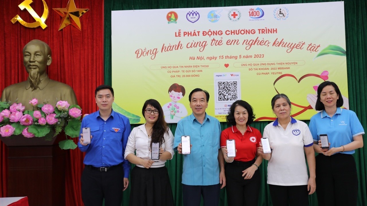 Phát động Chiến dịch quyên góp gây quỹ 'Đồng hành cùng trẻ em nghèo, khuyết tật'