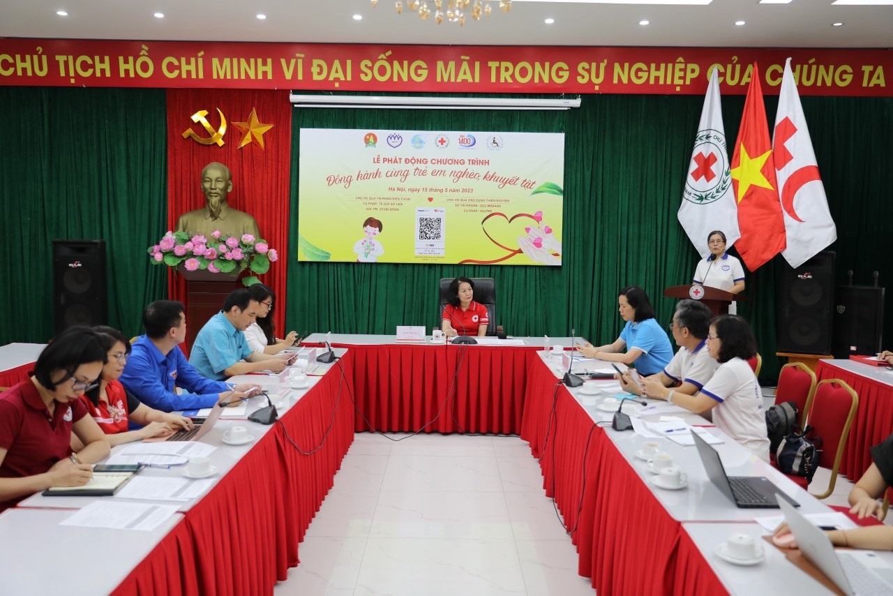 Phát động Chiến dịch quyên góp gây quỹ 'Đồng hành cùng trẻ em nghèo, khuyết tật'