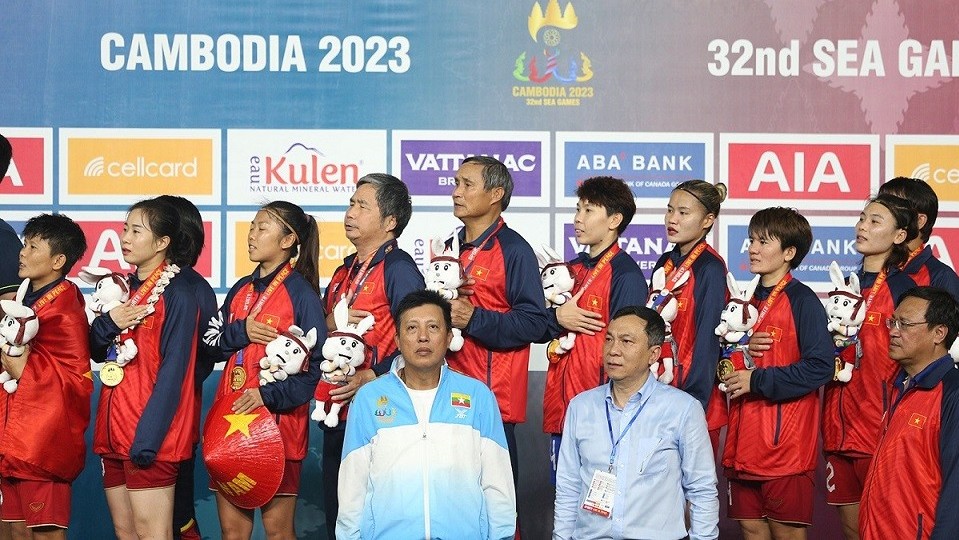 Những hình ảnh xúc động và tự hào ngày đội tuyển nữ Việt Nam vô địch SEA Games 32