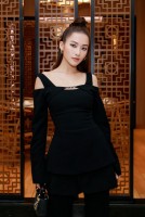 Thần thái lạnh lùng và đường nét xinh đẹp của diễn viên Khả Ngân