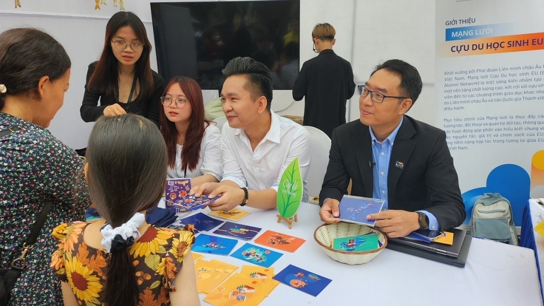 Khám phá châu Âu độc đáo qua mạng lưới cựu du học sinh EU