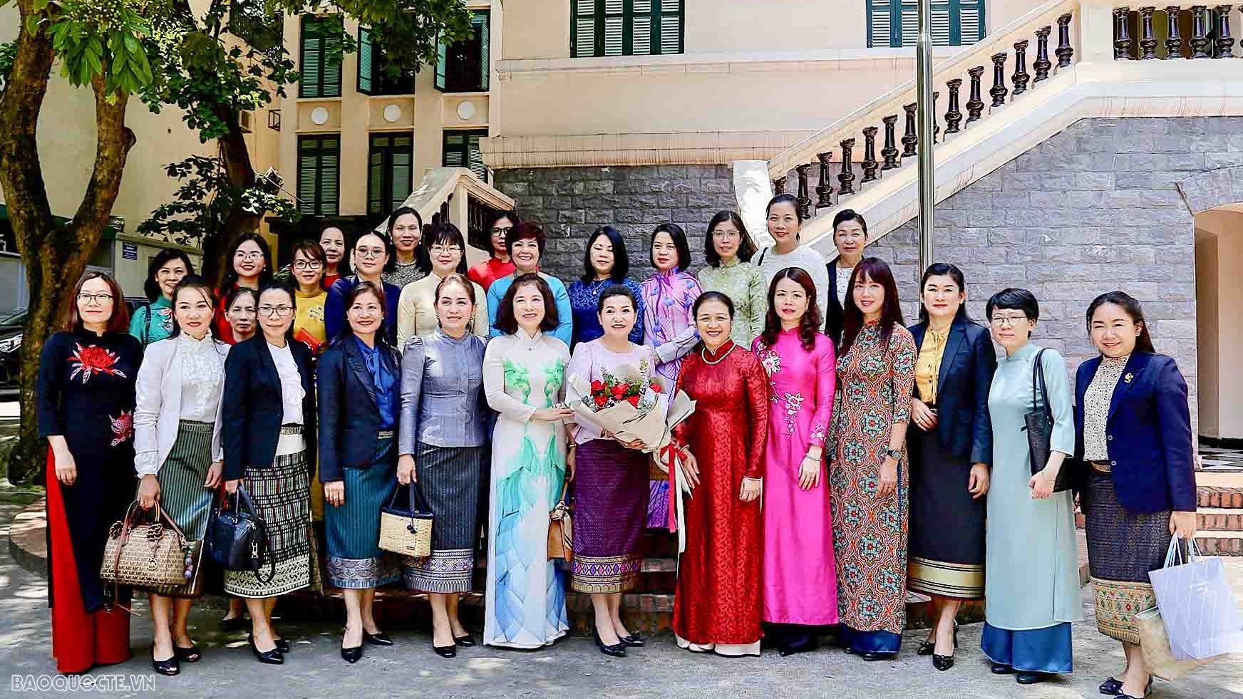 VUFO sẵn sàng hợp tác, chia sẻ kinh nghiệm với các nữ cán bộ Bộ Ngoại giao Lào