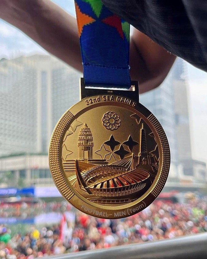 Những hình ảnh U22 Indonesia diễu hành trên đường phố mừng HCV bóng đá nam SEA Games 32