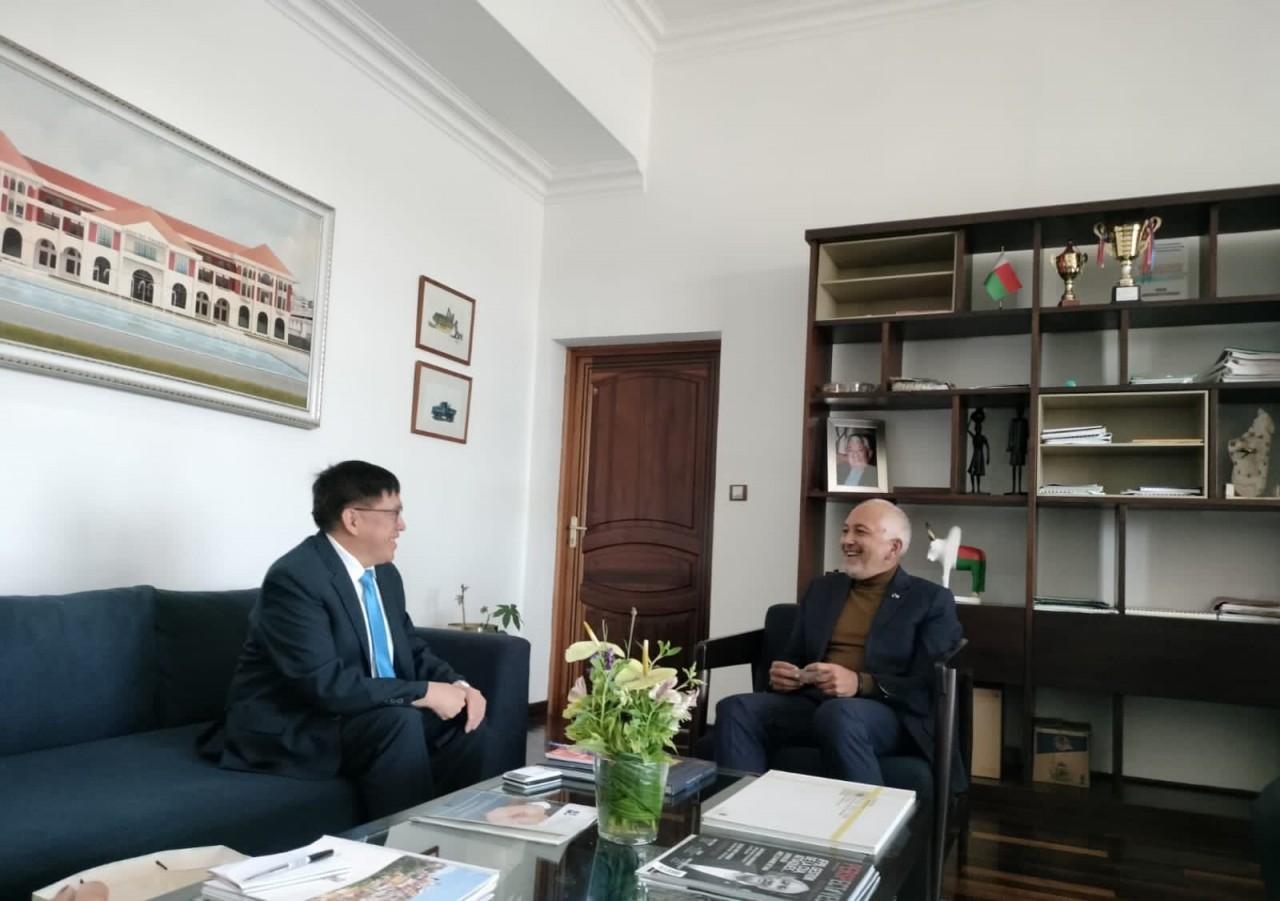 Đại sứ Phạm Hoàng Kim trình Thư ủy nhiệm lên Tổng thống Cộng hòa Madagascar