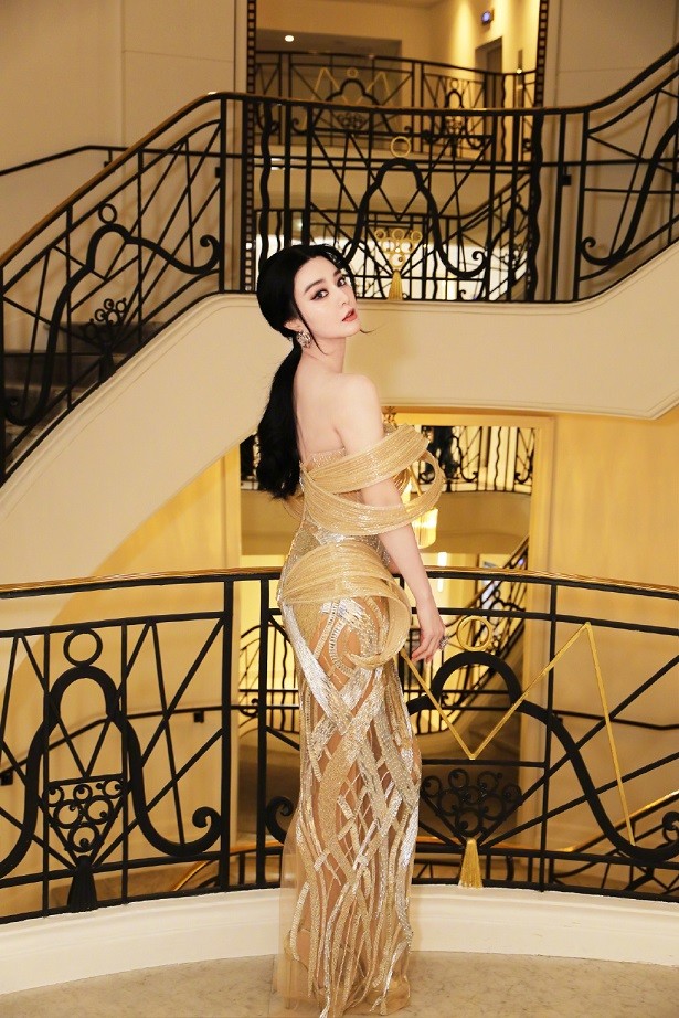 LHP Cannes 2023: Phạm Băng Băng tiếp tục diện đầm của NTK Việt Nam, dân mạng khen 'đẹp và khí chất'