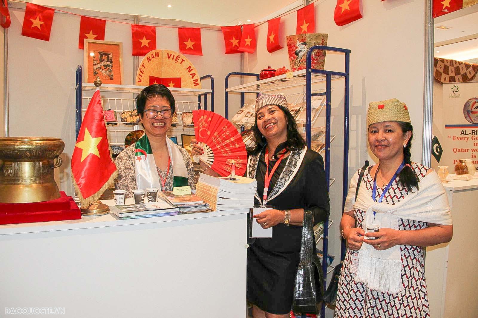 Trưng bày và giới thiệu nhiều sản phẩm Việt Nam Diễn đàn Đầu tư và Thương mại châu Phi lần thứ 9