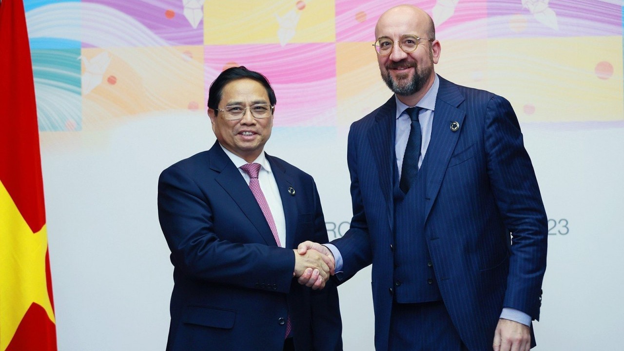 Thủ tướng Phạm Minh Chính gặp Chủ tịch Hội đồng châu Âu Charles Michel