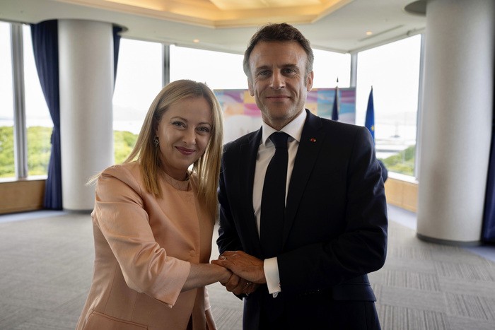  Thủ tướng Italy Giorgia Meloni và Tổng thống Pháp Emmanuel Macron đã gặp nhau bên lề Hội nghị thượng đỉnh G7 ở Hiroshima, Nhật Bản ngày 20/5. 
