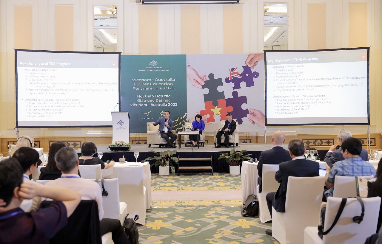 Phần tọa đàm tại Hà Nội thảo luận về sự sẵn sàng cho hợp tác giáo dục của Australia và Việt Nam. (Nguồn: ĐSQ Australia tại VN) Phần tọa đàm tại Hà Nội thảo luận về sự sẵn sàng cho hợp tác giáo dục của Australia và Việt Nam. (Nguồn: ĐSQ Australia tại VN)