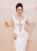 Sao Việt: Lý Nhã Kỳ, Lệ Quyên và dàn sao 'khủng' tham dự show diễn của Đỗ Long