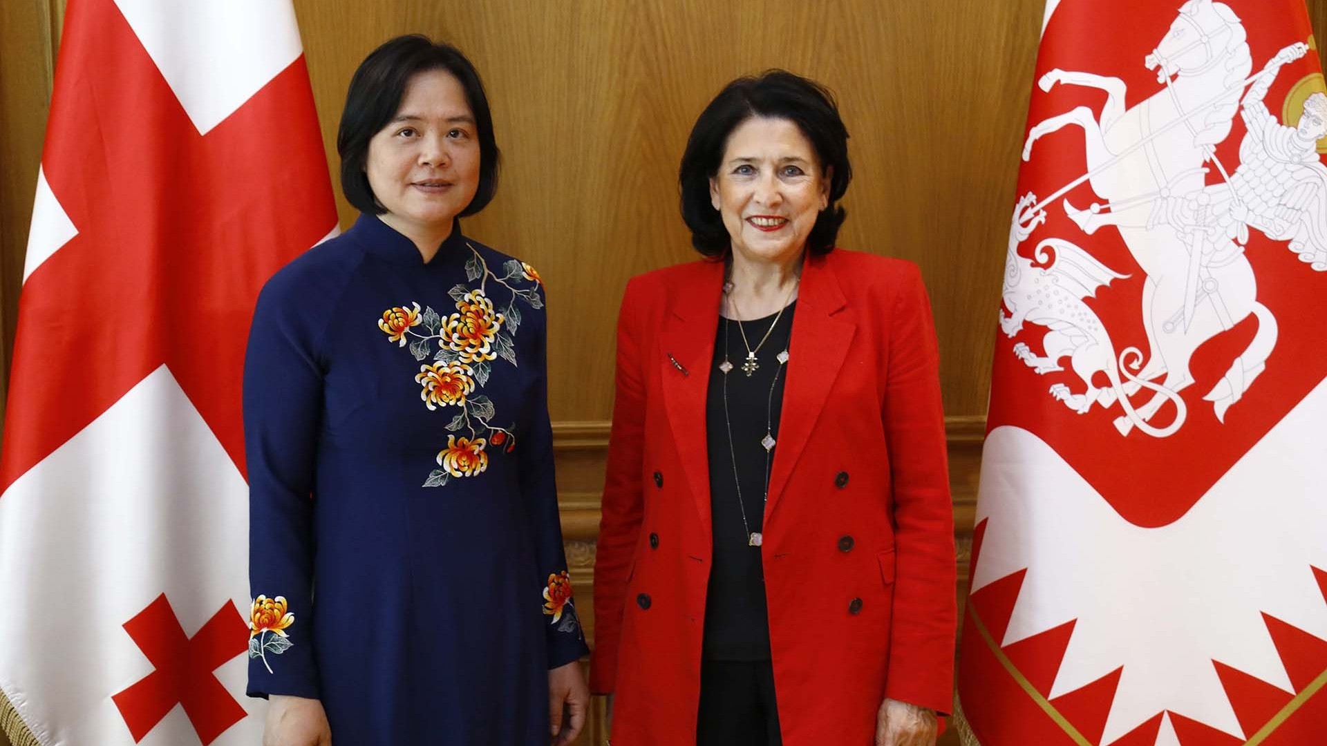 Đại sứ Phạm Thái Như Mai trình Thư ủy nhiệm lên Tổng thống Georgia