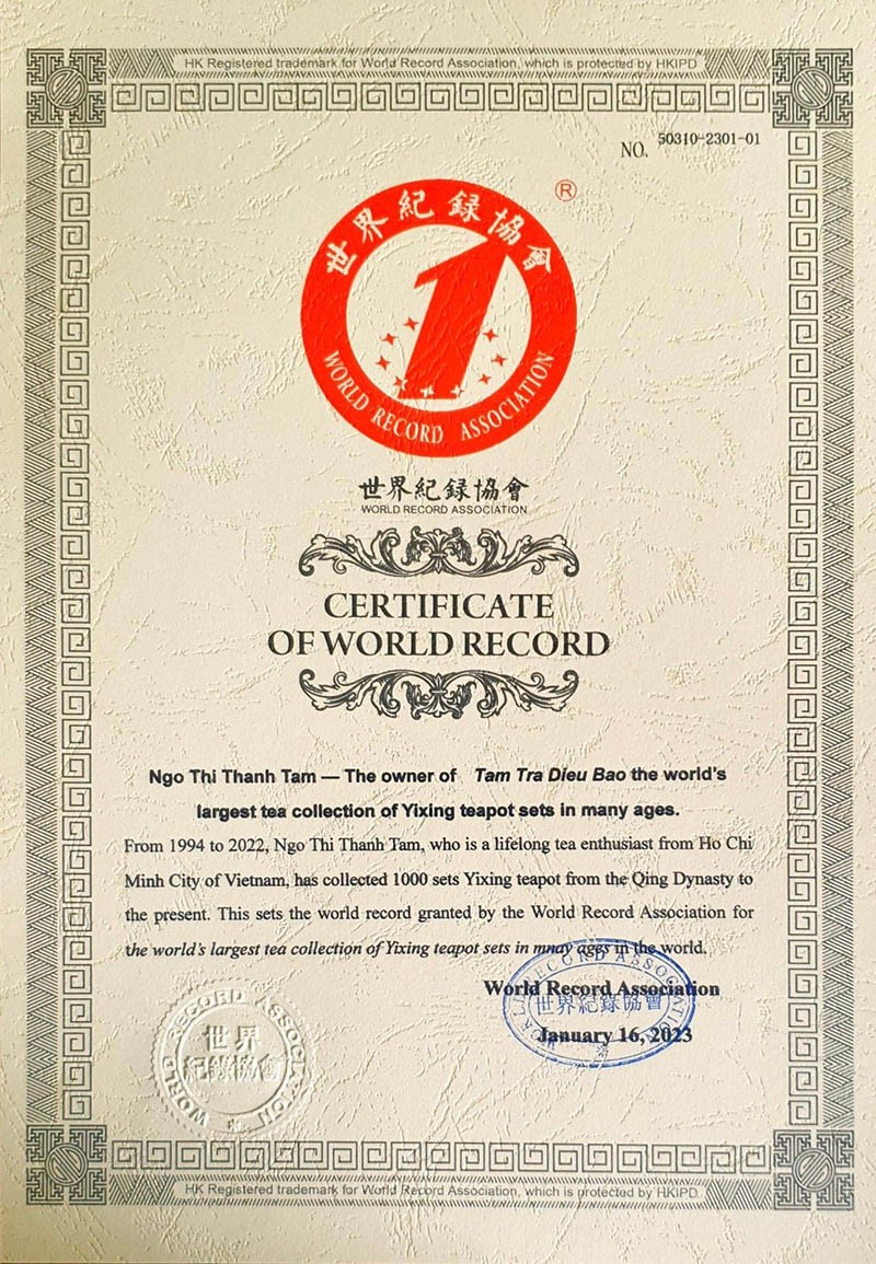 Chứng nhận của Liên minh Kỷ lục Thế giới về “Người thu thập nhiều trà nhất thế giới”.