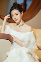 Chiêm ngưỡng nhan sắc trong veo của diễn viên Midu