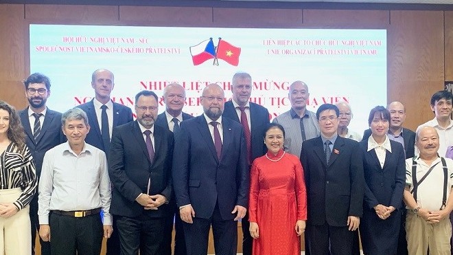 Tăng cường kết nối và giao lưu nhân dân Việt Nam-Czech