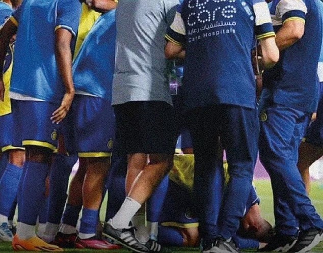 Al Nassr: Ronaldo ăn mừng bàn thắng