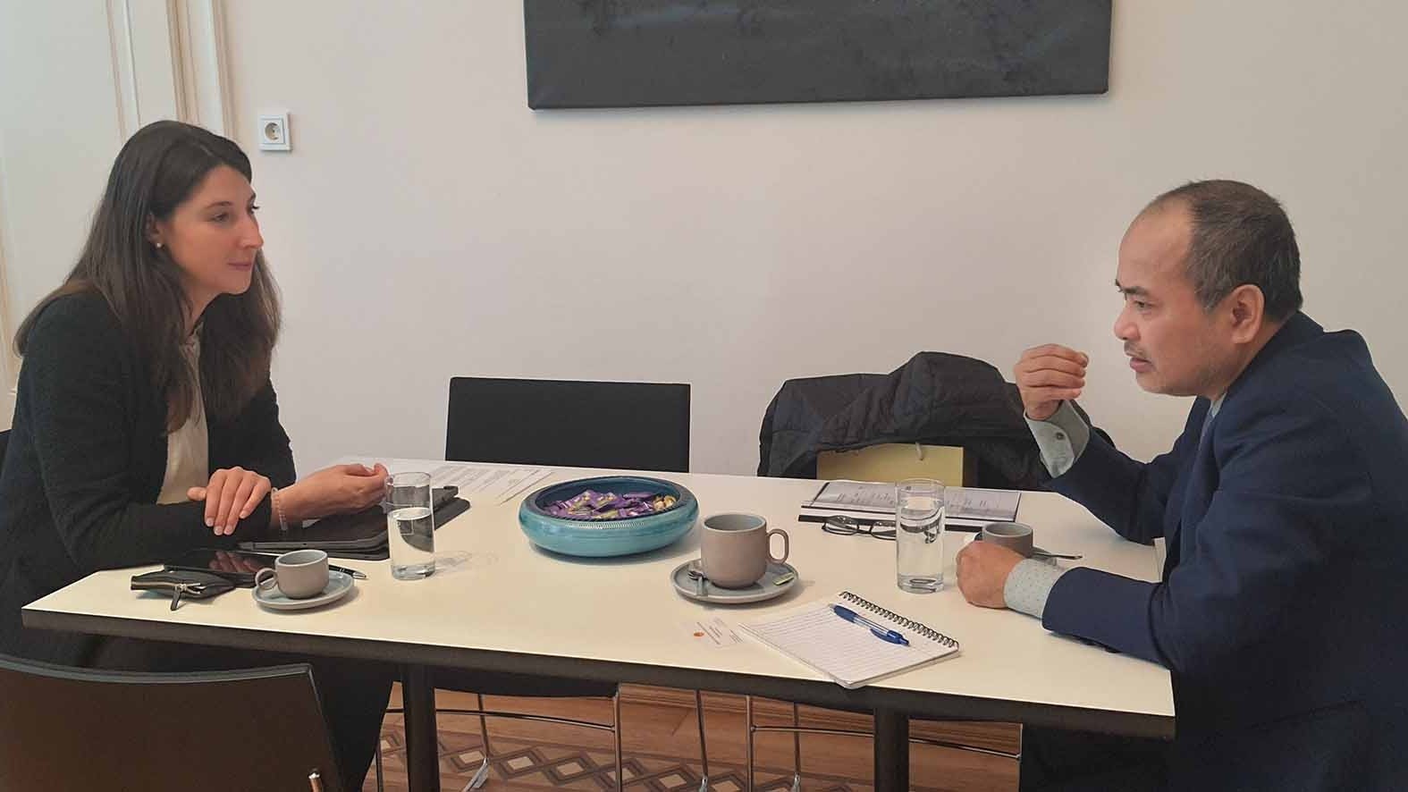 Đại sứ Việt Nam tại Áo Nguyễn Trung Kiên làm việc với lãnh đạo và doanh nghiệp bang Tirol