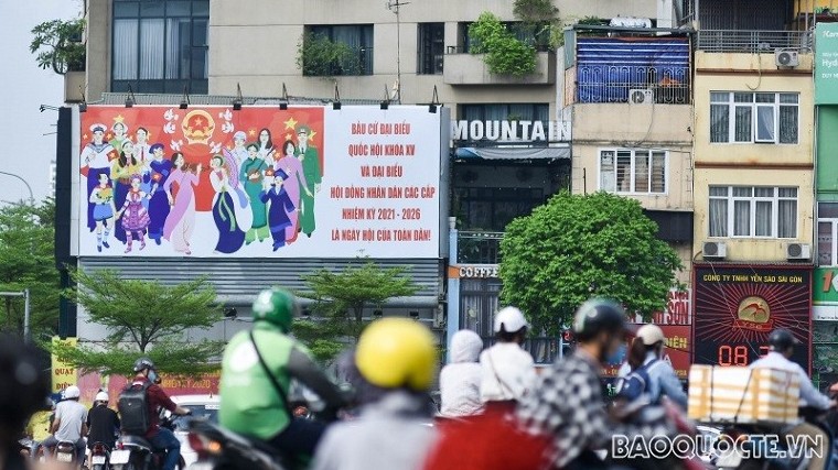 Dự báo thời tiết đêm nay và ngày mai (26-27/5): Hà Nội ngày nắng; Bắc Bộ nắng gián đoạn, chiều, tối mưa, giông rải rác; phía Nam mưa to đến rất to