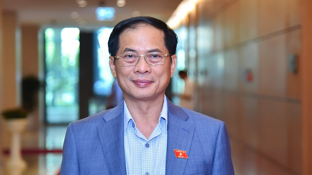 Bộ trưởng Ngoại giao Bùi Thanh Sơn: Việc sửa đổi, bổ sung hai dự án luật xuất cảnh, nhập cảnh là cần thiết trong tình hình hiện nay