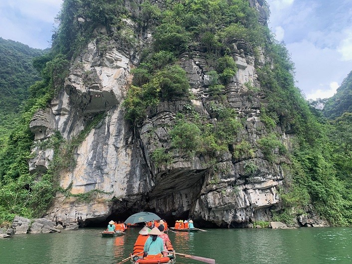 Sắc vàng Tam Cốc-Tràng An làm xao lòng du khách Sắc vàng Tam Cốc-Tràng An làm xao lòng du khách