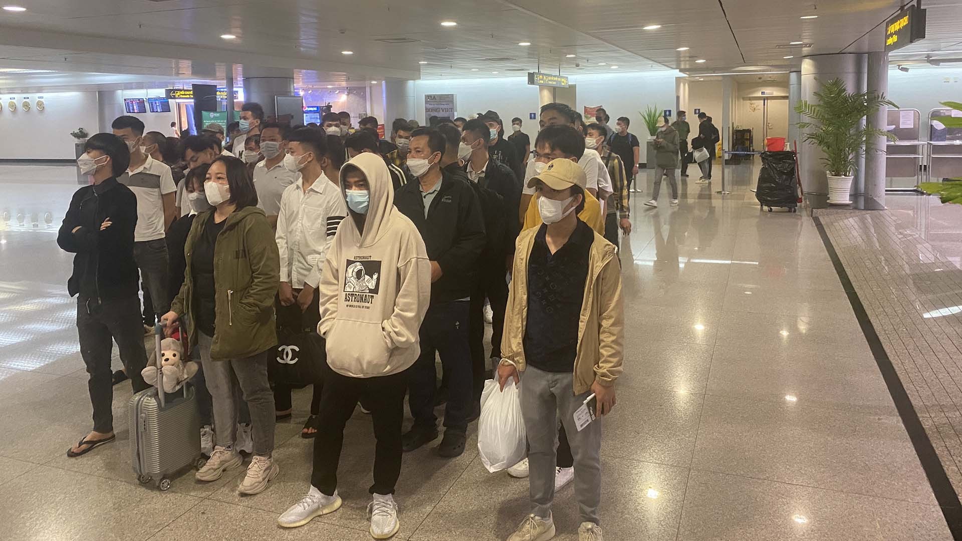 Hàng trăm công dân Việt Nam về nước sau vụ việc ở Sun Valley, đặc khu kinh tế Clark, tỉnh Pampanga, Philippines. (Nguồn: Đại sứ quán Việt Nam tại Philippines) 
