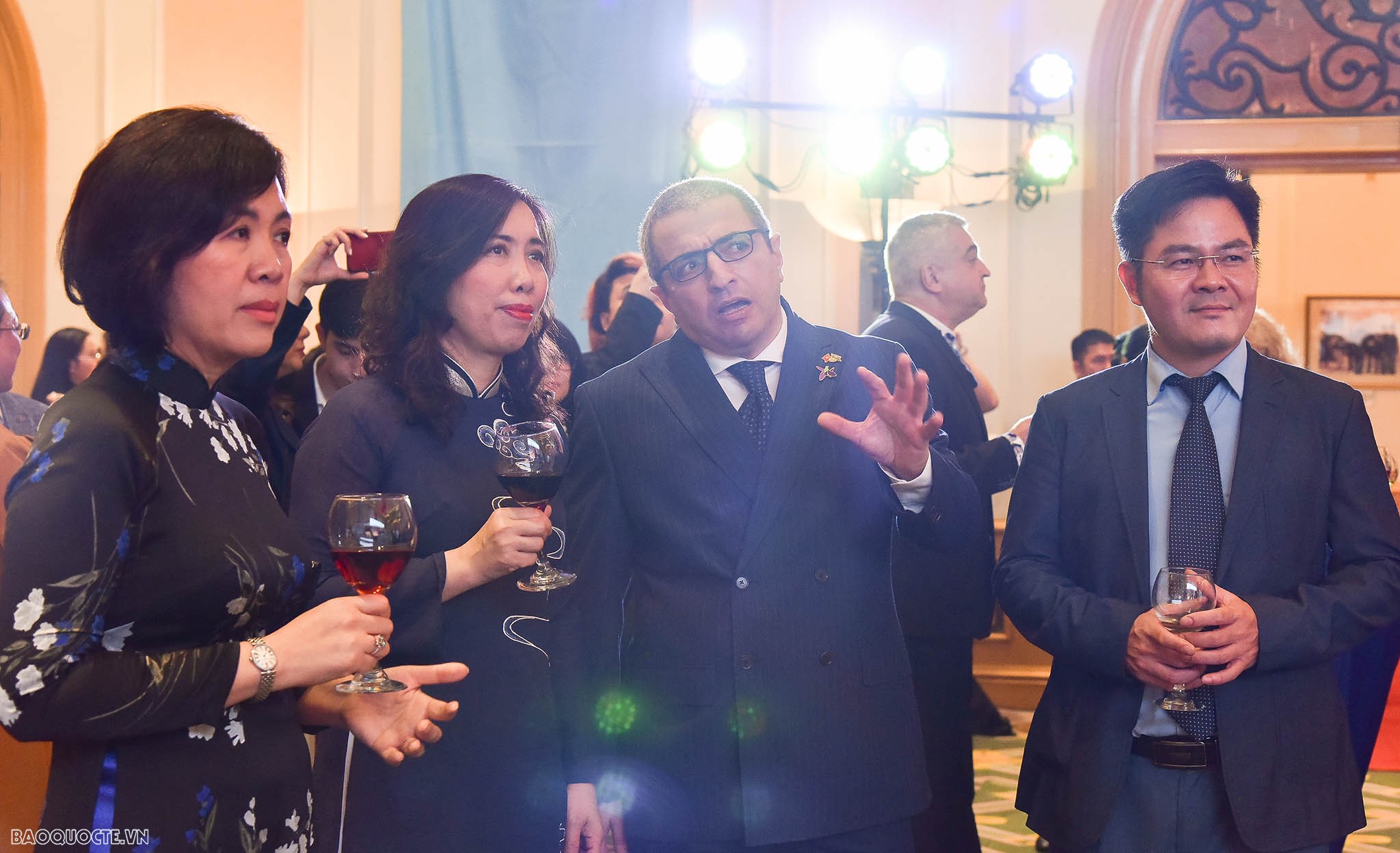 Thứ trưởng Ngoại giao Lê Thị Thu Hằng dự lễ kỷ niệm 105 năm Quốc khánh Azerbaijan