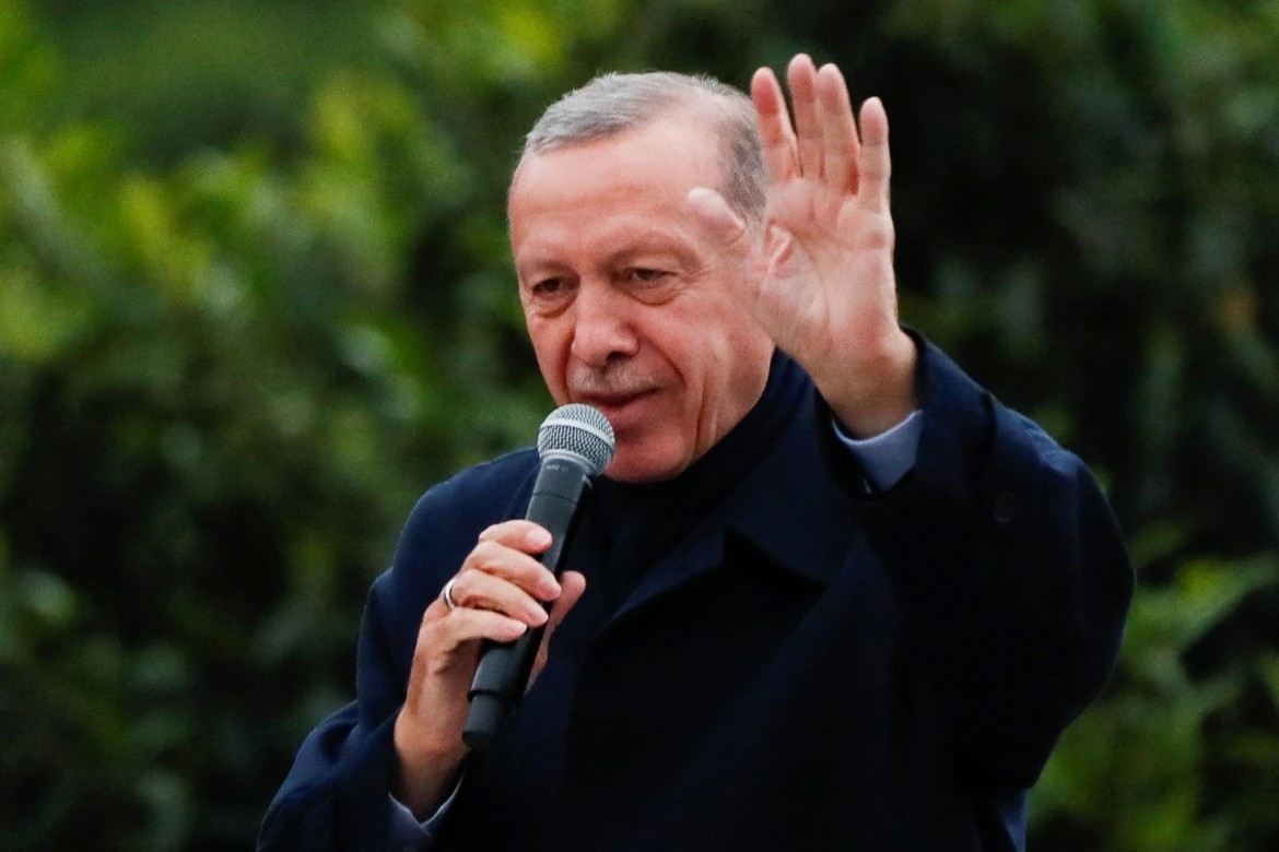 Người dân Thổ Nhĩ Kỳ ăn mừng chiến thắng của Tổng thống Erdogan