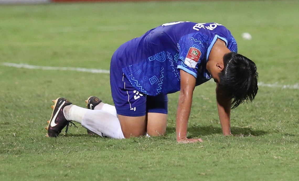 V-League 2023: Những hình ảnh trong trận đấu CLB CAHN hòa Khánh Hòa trên sân Hàng Đẫy