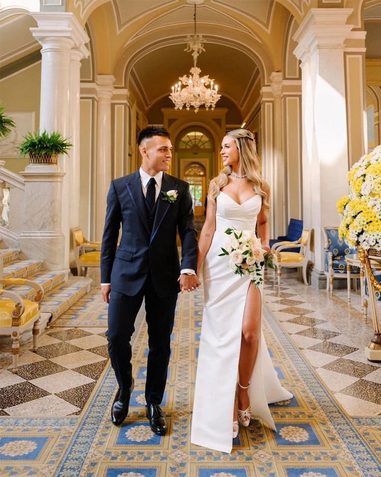 Lautaro Martinez và hôn thê Agustina Gandolfo tổ chức hôn lễ khi chung kết Champions League cận kề. Rạng sáng 11/6, Inter Milan và Man City tranh ngôi vương trên sân Ataturk Olympic tại Thổ Nhĩ Kỳ. Tại giải vô địch Serie A, Inter đã chắc suất dự Champions League mùa sau. Lautaro Martinez và hôn thê Agustina Gandolfo tổ chức hôn lễ khi chung kết Champions League cận kề. Rạng sáng 11/6, Inter Milan và Man City tranh ngôi vương trên sân Ataturk Olympic tại Thổ Nhĩ Kỳ. Tại giải vô địch Serie A, Inter đã chắc suất dự Champions League mùa sau.