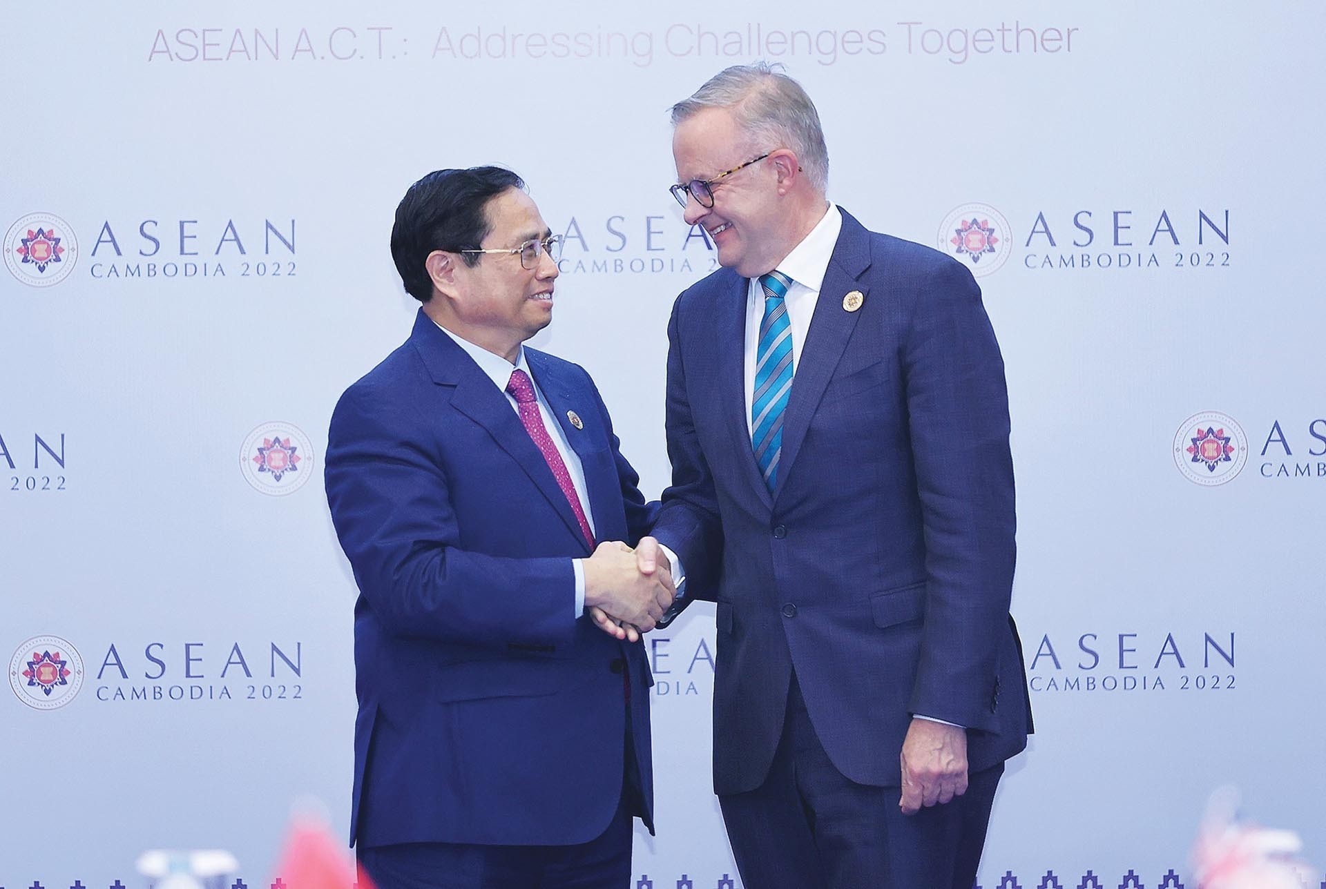 Thủ tướng Chính phủ Phạm Minh Chính và Thủ tướng Australia Anthony Albanese tại thủ đô Phnom Penh, Campuchia, ngày 12/11/2022. (Nguồn: TTXVN) Thủ tướng Chính phủ Phạm Minh Chính và Thủ tướng Australia Anthony Albanese tại thủ đô Phnom Penh, Campuchia, ngày 12/11/2022. (Nguồn: TTXVN)