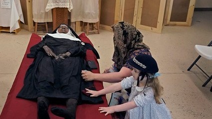 Mỹ: Kỳ lạ thi thể và quần áo của nữ tu sĩ không phân hủy sau 4 năm mất