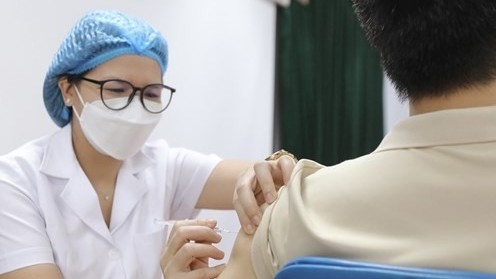 Covid-19 ngày 1/6: Số trường hợp mắc mới giảm nhẹ, 950 ca; hơn 200 ca khỏi bệnh và 42 F0 nặng