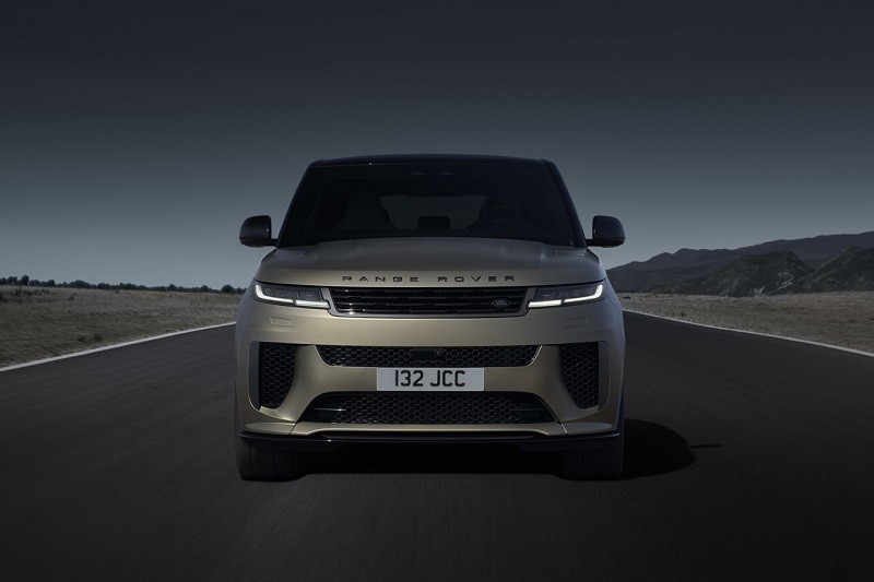 Cận cảnh Range Rover Sport SV với sức mạnh vượt trội 626 mã lực Cận cảnh Range Rover Sport SV với sức mạnh vượt trội 626 mã lực