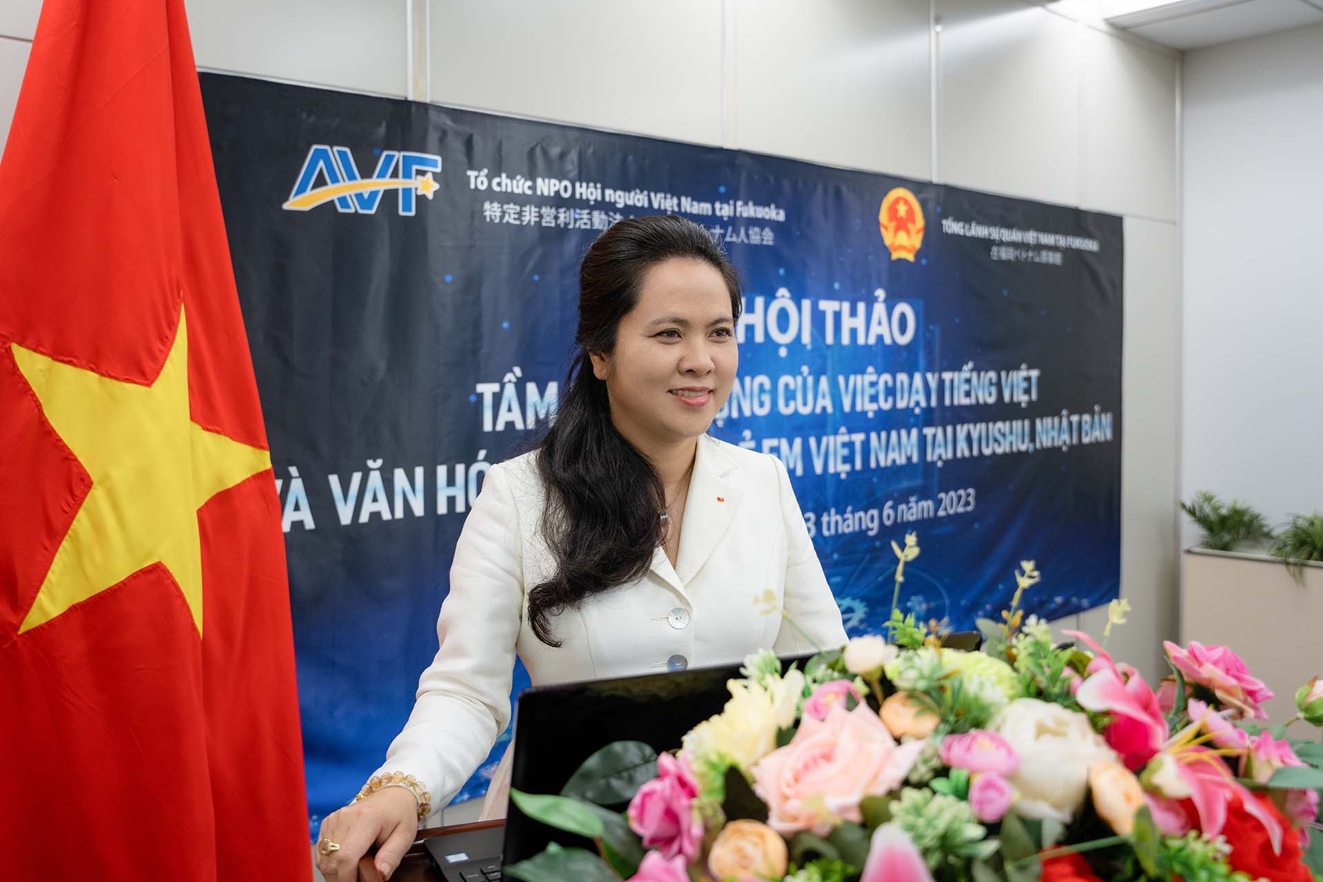 Tổng lãnh sự Vũ Chi Mai phát biểu tại Hội thảo. Tổng lãnh sự Vũ Chi Mai phát biểu tại Hội thảo.