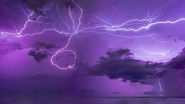 Sản xuất điện từ 'đám mây' nhân tạo sẽ giải bài toán thiếu điện trong tương lai