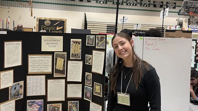 Ba lô chống đạn của học sinh 16 tuổi lọt VCK Hội chợ khoa học trung học lớn nhất thế giới