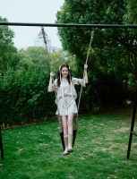 'Mỹ nhân Tân Cương' Địch Lệ Nhiệt Ba tươi trẻ đón tuổi mới