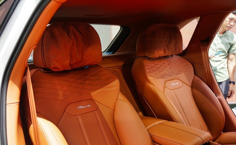 Cận cảnh xe siêu sang Bentley Bentayga EWB Azure 2023 tại Việt Nam, giá gần 21 tỷ đồng Cận cảnh xe siêu sang Bentley Bentayga EWB Azure 2023 tại Việt Nam, giá gần 21 tỷ đồng